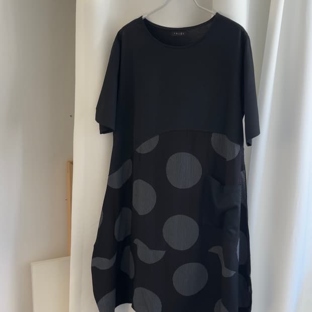 [TRUBE] black dot volume dress