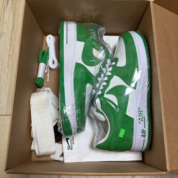 [9.5/새상품] 루이비통 X 나이키 에어포스 신발