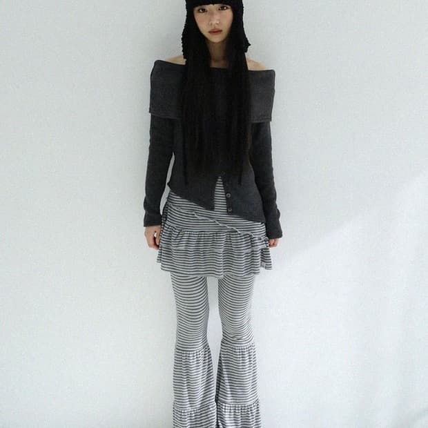 어글리쉐도우 캉캉 스트라이프 스커트 팬츠(그레이)