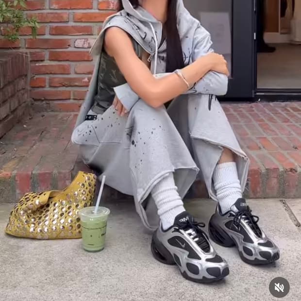 나이키 에어맥스 뮤즈 블랙 앤 메탈릭 실버