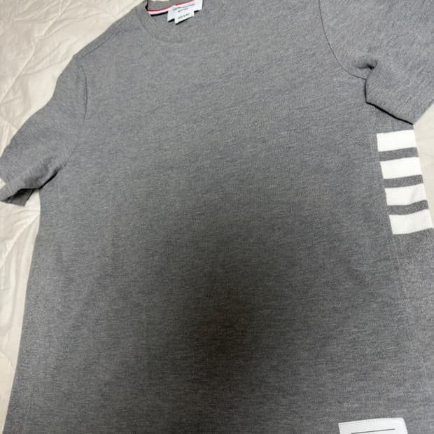 톰브라운 4바 스트라이프 반팔