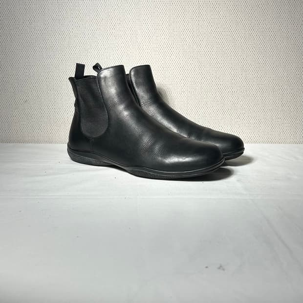 프라다 스포츠 앵클부츠