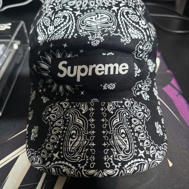 슈프림 반다나 캠프캡 모자