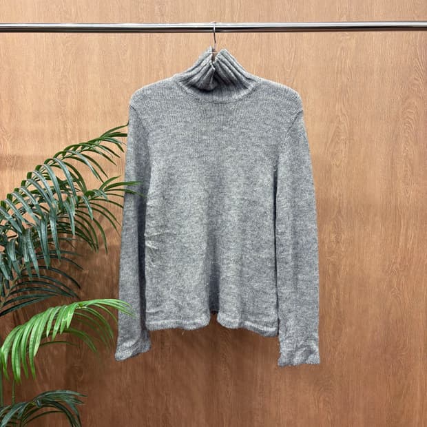 캘빈클라인 터틀넥 울 혼방 긴팔 니트 세로 골지 패턴 디테일 그레이