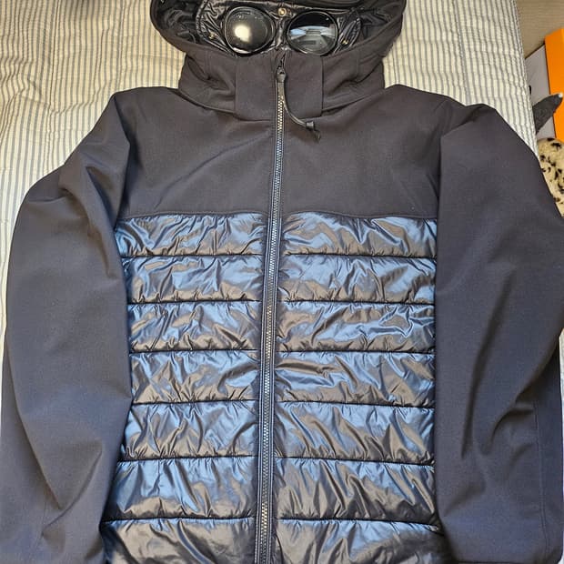 cp컴퍼니 cp쉘 패딩