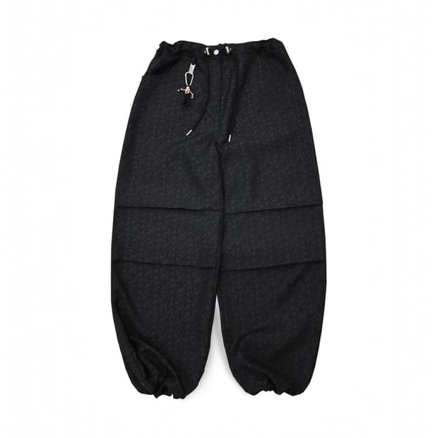 시월107 플라워 파라슈트 팬츠 블랙