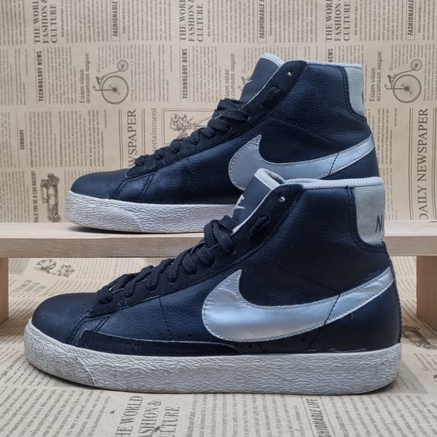 나이키 블레이저 미드77  하이235