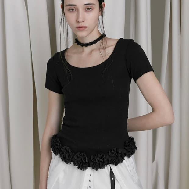 로우타이드 Flower Hem T [Black]