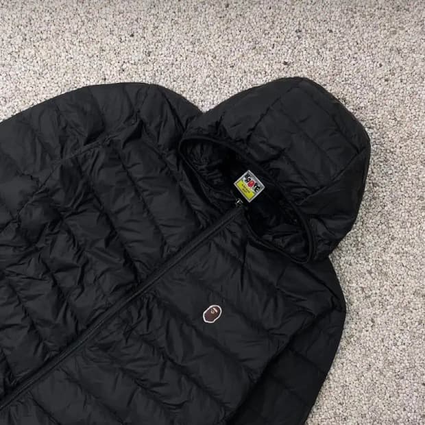 베이프 경량패딩