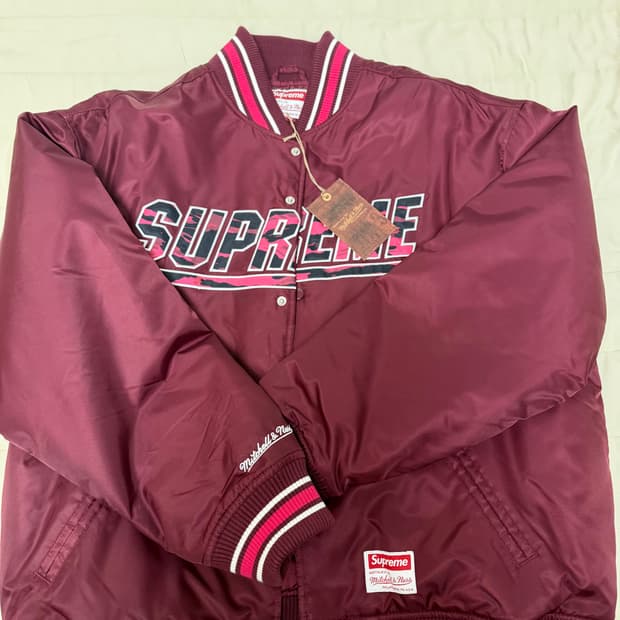 슈프림 바시티자켓 xl 새상품