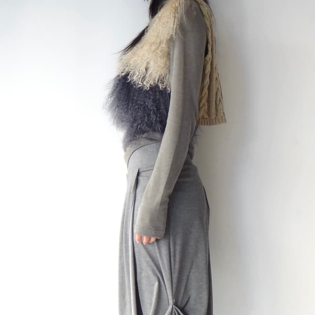 Curly color vest / beige & charcoal