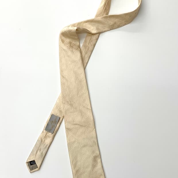 Vivienne Westwood 비비안웨스트우드 크림 넥타이
