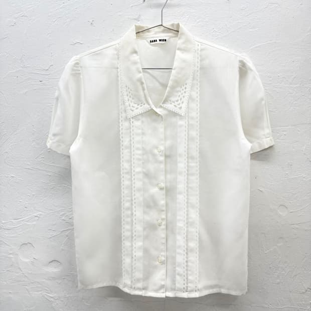 펀칭 핀턱 블라우스