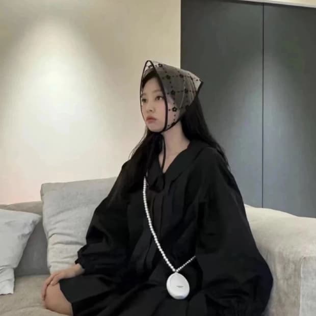 아모멘토 셔링 드레스 점퍼 블랙