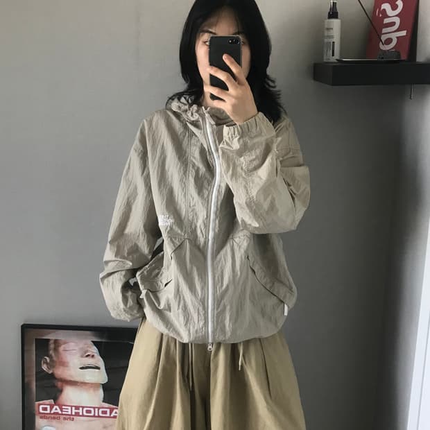 노스페이스 로고 나일론 베이지 바람막이 자켓