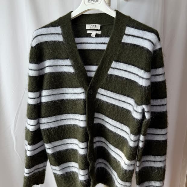 COS 모헤어 니트