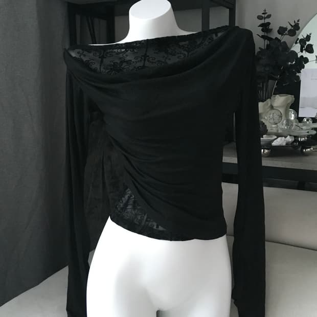 ༒ Gothic mesh drape top