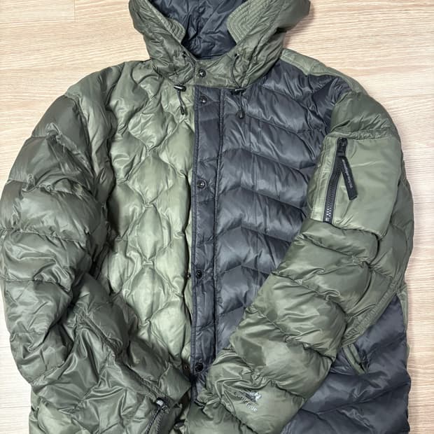 뉴발란스 이스트로그 콜라보 패딩