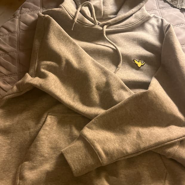 엔젤와펜 후드티