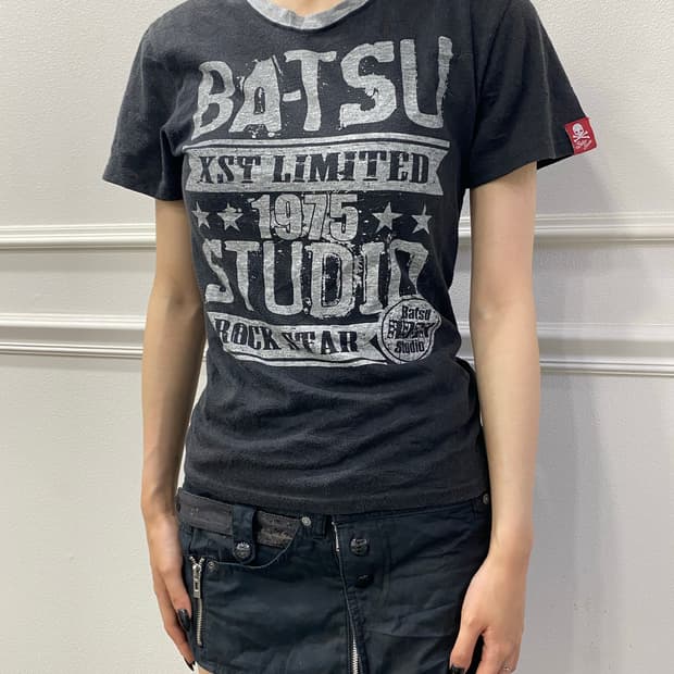 [BA-TSU] Y2K Lettering Slim fit Top