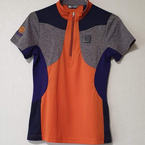 코오롱스포츠 반집업 반팔티