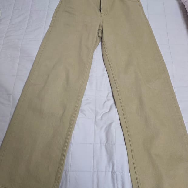 유니클로 jwa와이드스트레이트컬러진 (베이지 30사이즈)