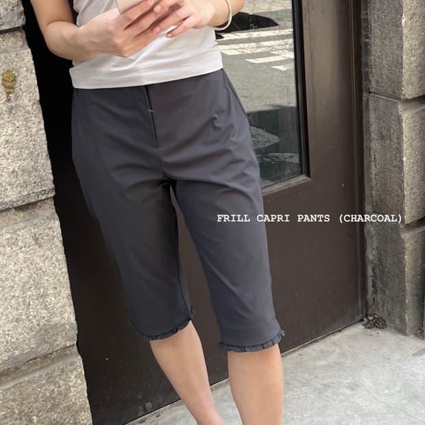Cosmoss frill capri pants charcoal 새상품