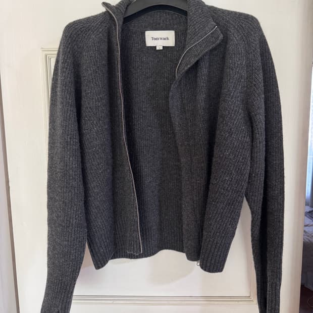 토니웩 Wool Diagonal Zippered Sweater 차콜