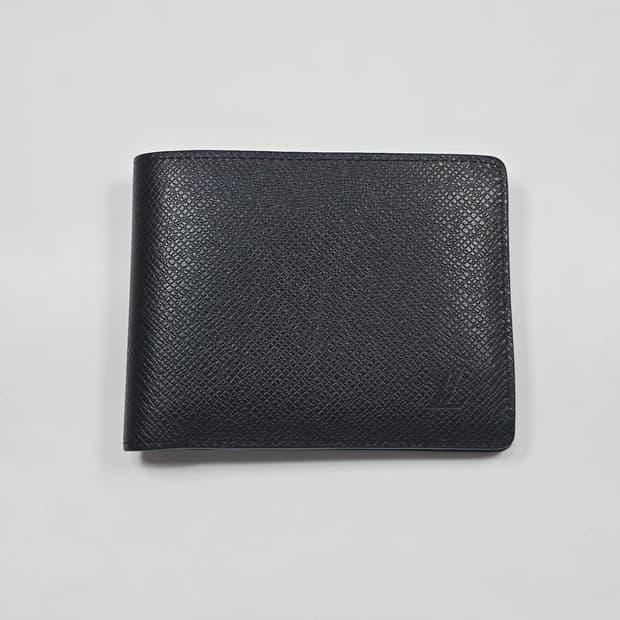 루이비통 멀티플 월렛 타이가 반지갑