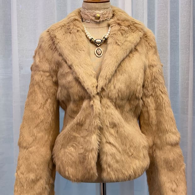 베이지 카라 레빗 퍼자켓