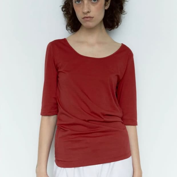 Repos 리포스 스쿱넥 티셔츠 (레드)