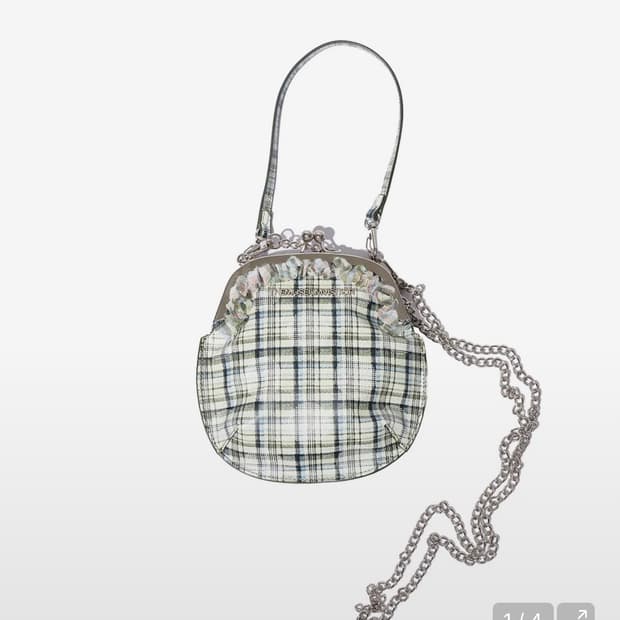 더뮤지엄비지터 체크프린트 미니백