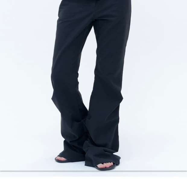 미세키서울 코튼 셔링 부츠컷 팬츠 블랙