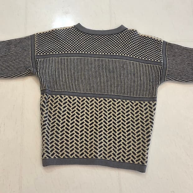 그레이 패턴 여성 스웨터
