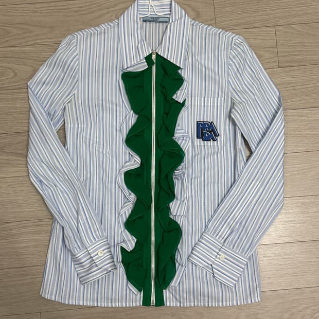 프라다 스트라이프 러플 셔츠 36