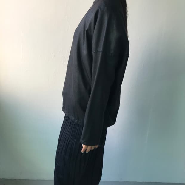 Zucca 블랙 코팅 블라우스