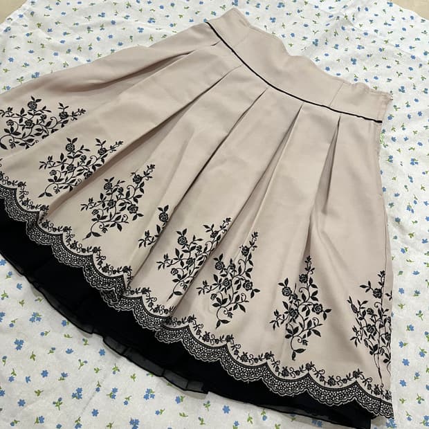 L'EST ROSE 레스트로즈 빈티지 자수 스커트 치마(오리엔탈 페어리)