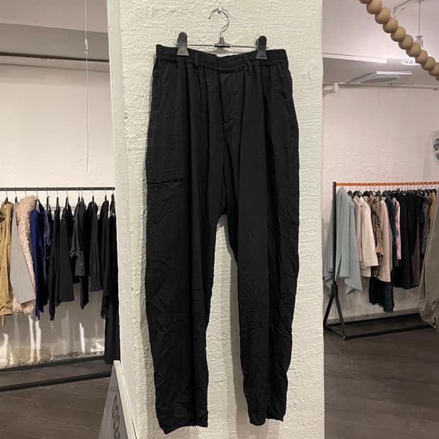 요지야마모토 뿌르옴므 주름가공 조거팬츠