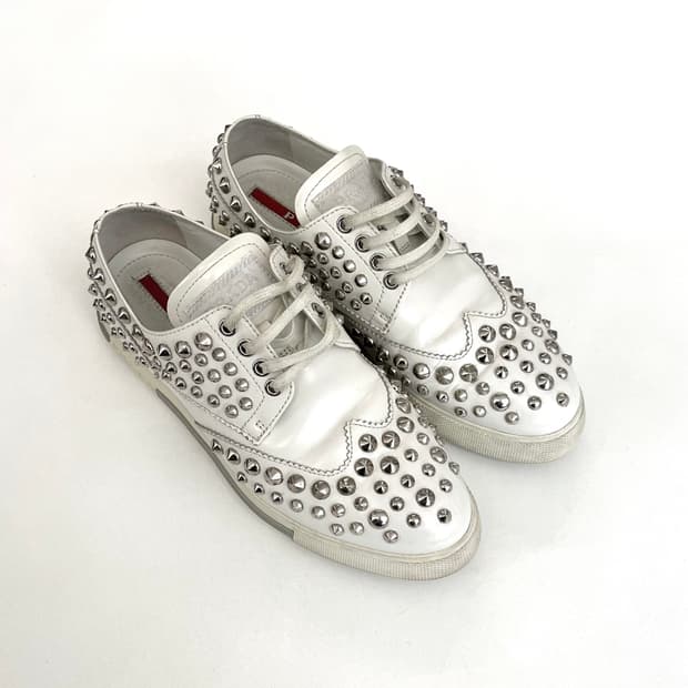 프라다 스포츠 아카이브 스터드 로퍼 스니커즈