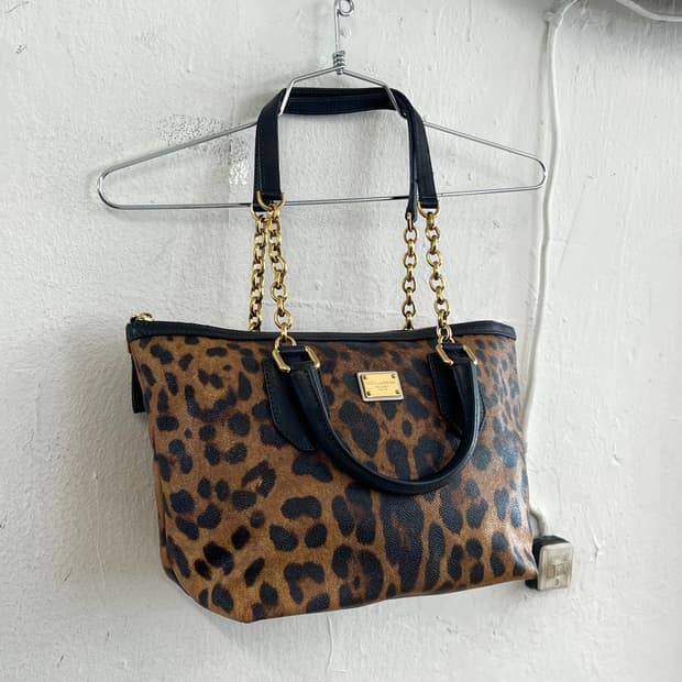 돌체앤가바나 컬렉션 레오파드 체인 숄더백