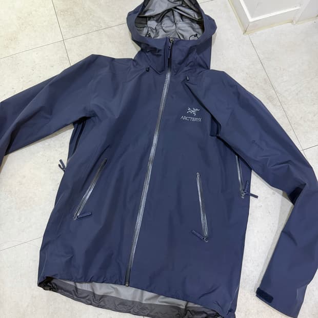 아크테릭스 베타 LT   L 사이즈 블랙 사파이어  가격 저렴한 기본모델