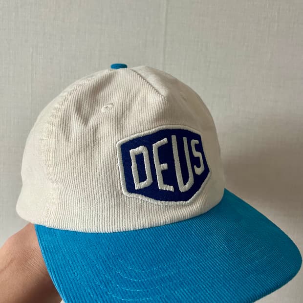 데우스 코듀로이 캡