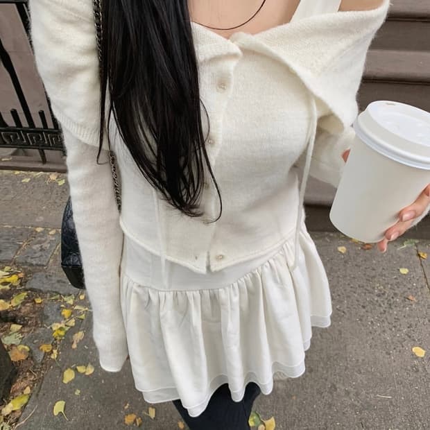 [미시착 새제품] 더위시리즈 뮤즈 콜러 가디건 아이보리. 오프숄더 연말룩