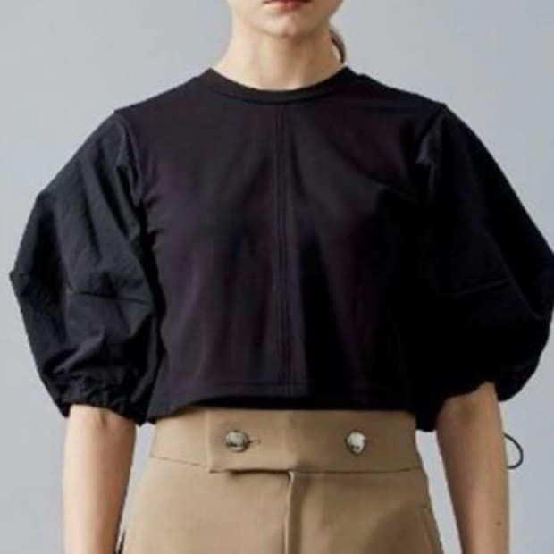 Un3d 크롭티셔츠