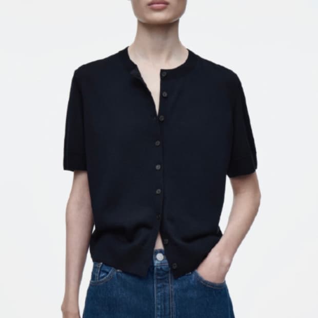 COS 코스 숏슬리브 메리노울 블랜드 반팔 가디건 네이비