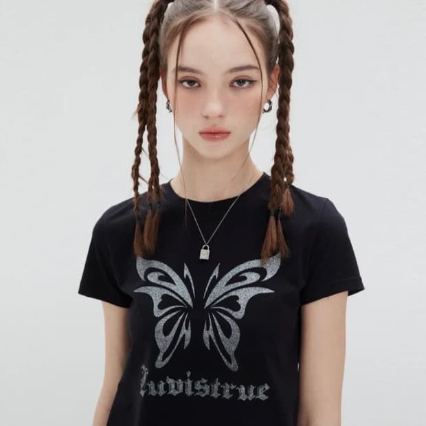 러브이즈트루 BUTTERFLY TEE