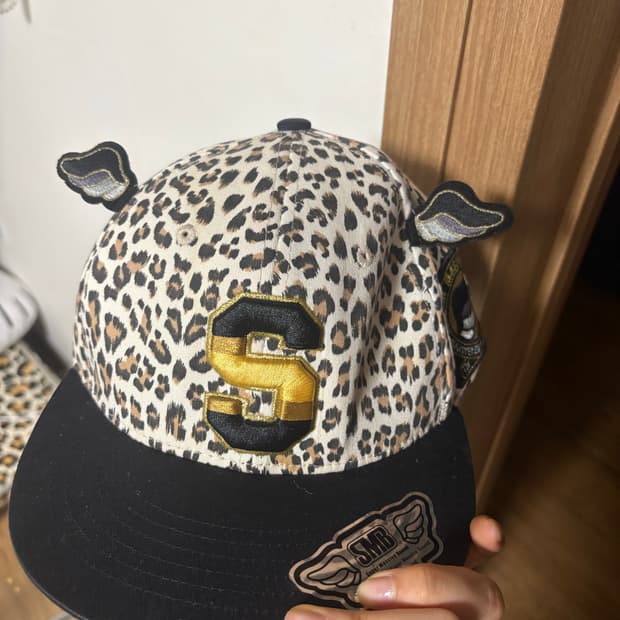 햇츠온 SMB 호피 날개 스냅백 모자 레오파드 멀티