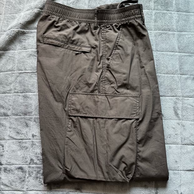 유니클로:c 와이드핏 카고팬츠 다크브라운 L