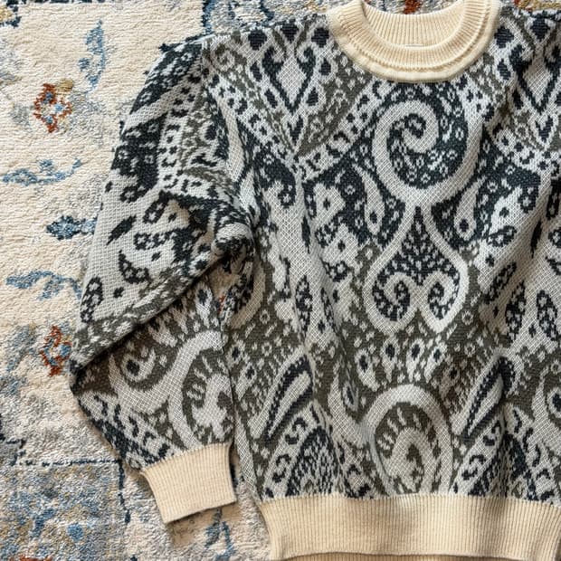 빈티지 페이즐리 자카드 니트 스웨터