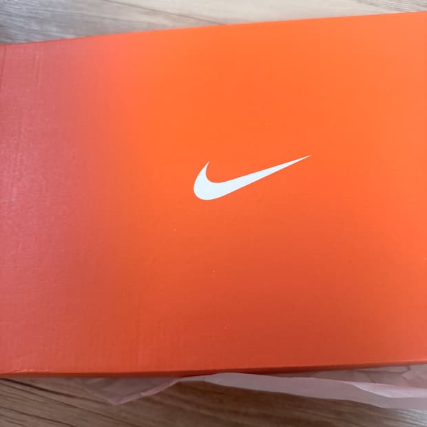 나이키 보메로 우먼 18 245사이즈